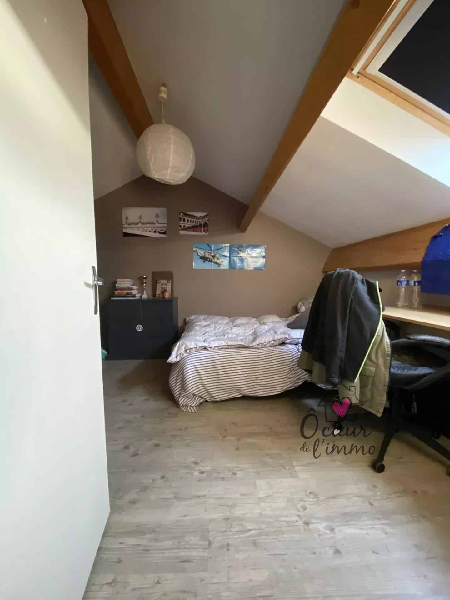 SPLENDIDE PAVILLON PROCHE DE CHOLET !!