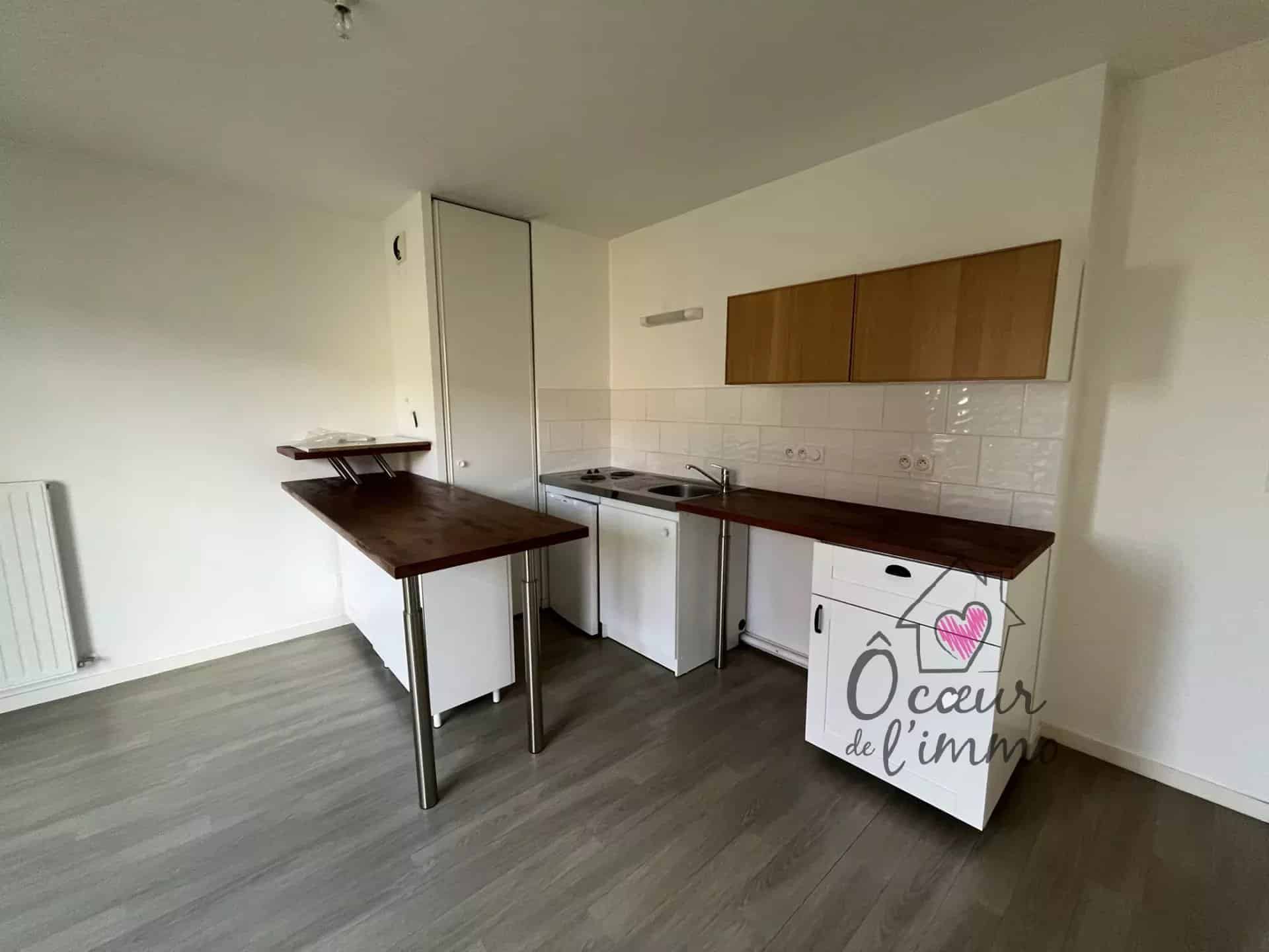 CHOLET – VAL DE MOINE – T2 MEUBLE avec parking