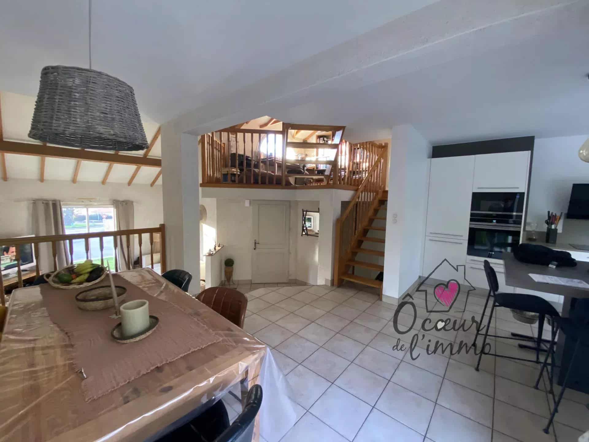 SPLENDIDE PAVILLON PROCHE DE CHOLET !!