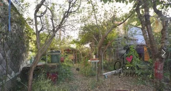 Maison à rénover entièrement – fort potentiel, 98 m² habitables + 110 m² de dépendances aménageables