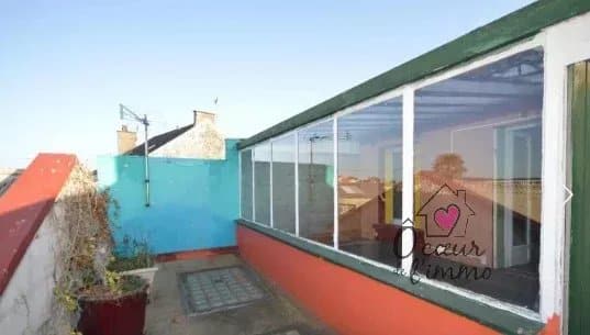 Maison à rénover entièrement – fort potentiel, 98 m² habitables + 110 m² de dépendances aménageables