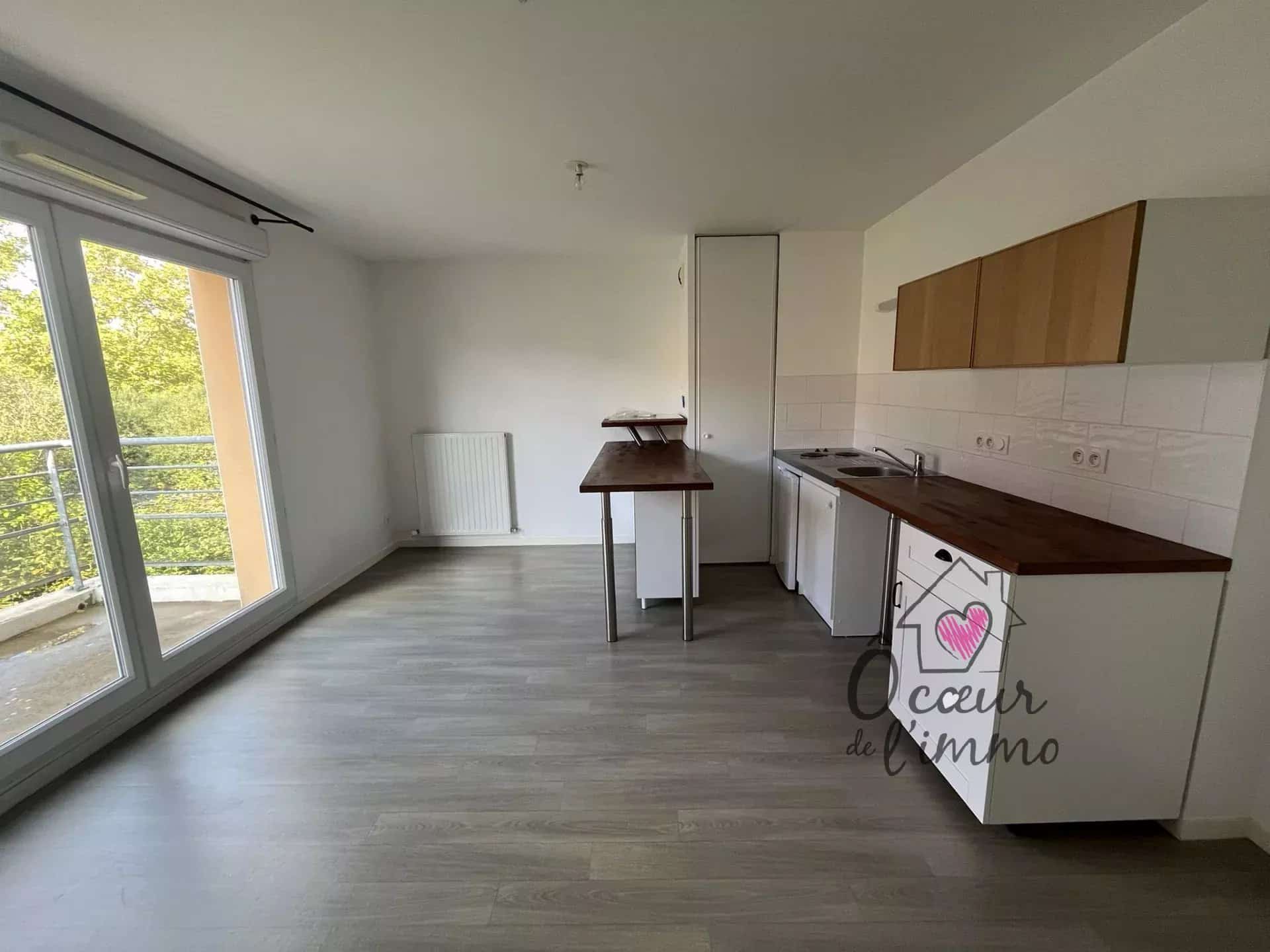 CHOLET – VAL DE MOINE – T2 MEUBLE avec parking