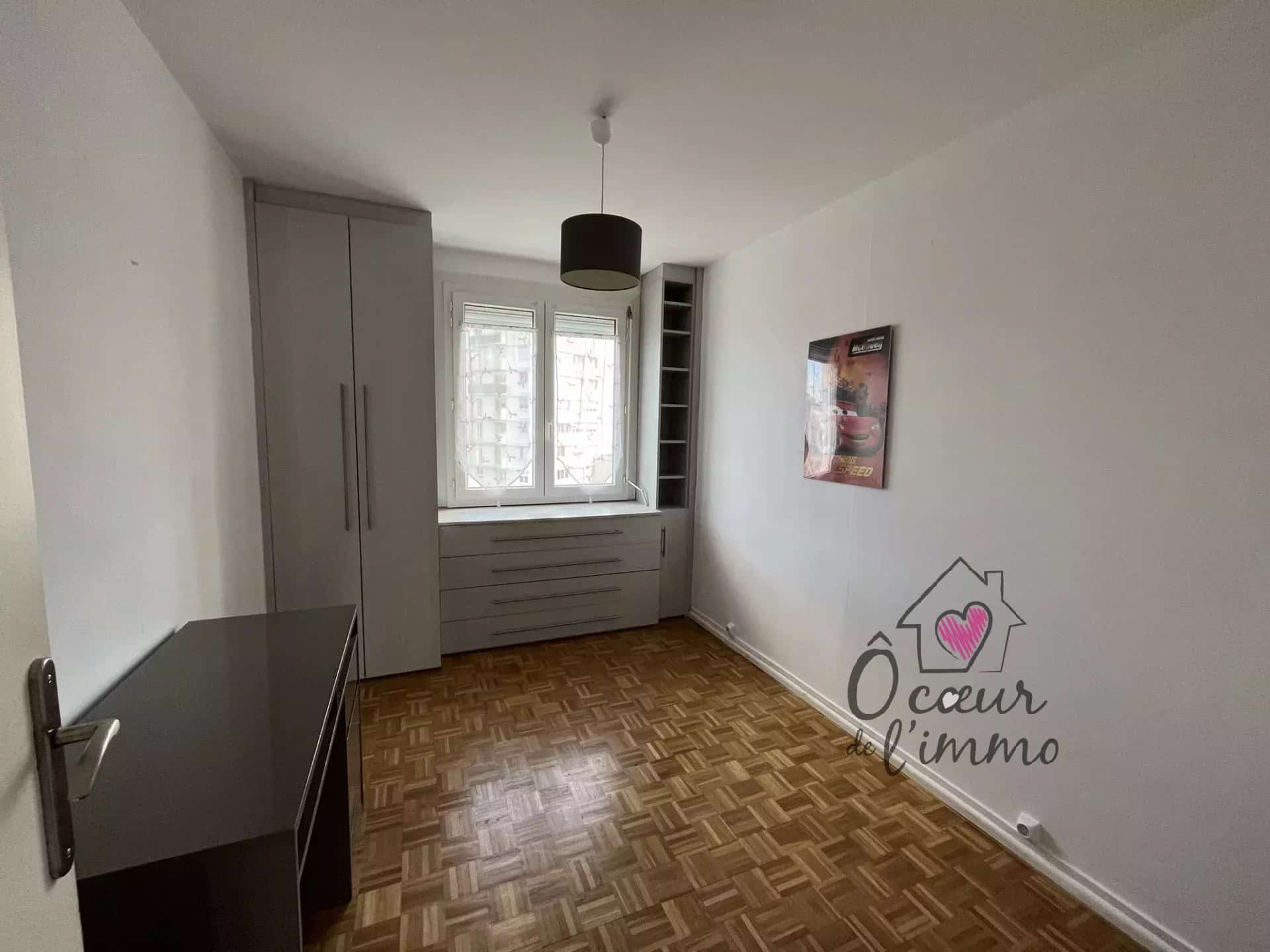 QUARTIER LORRAINE, APPARTEMENT SPACIEUX 3 CHAMBRES