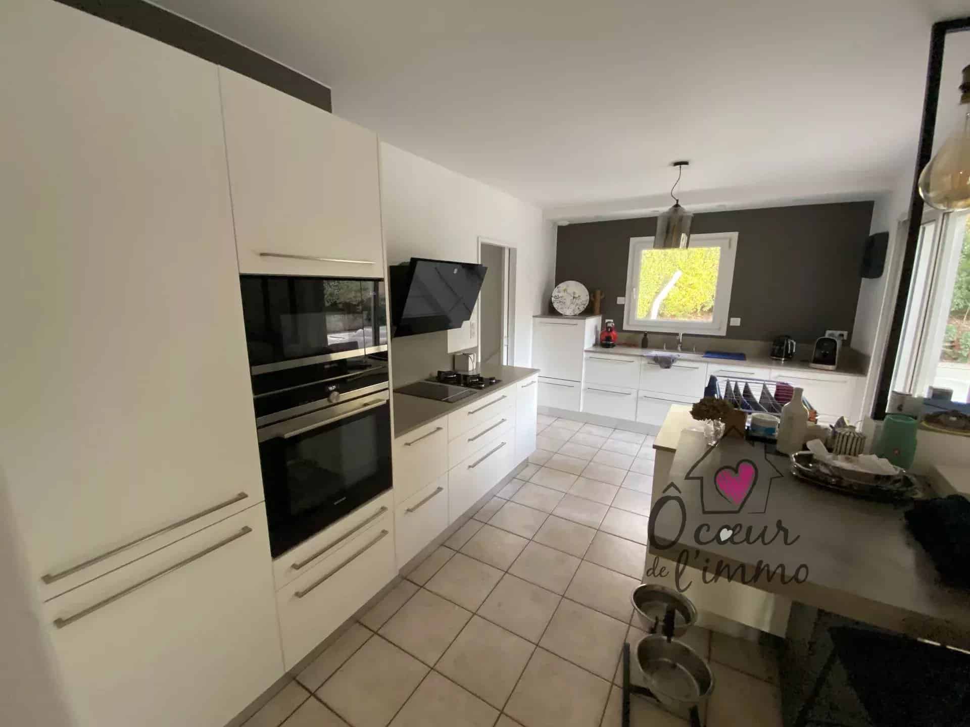 SPLENDIDE PAVILLON PROCHE DE CHOLET !!