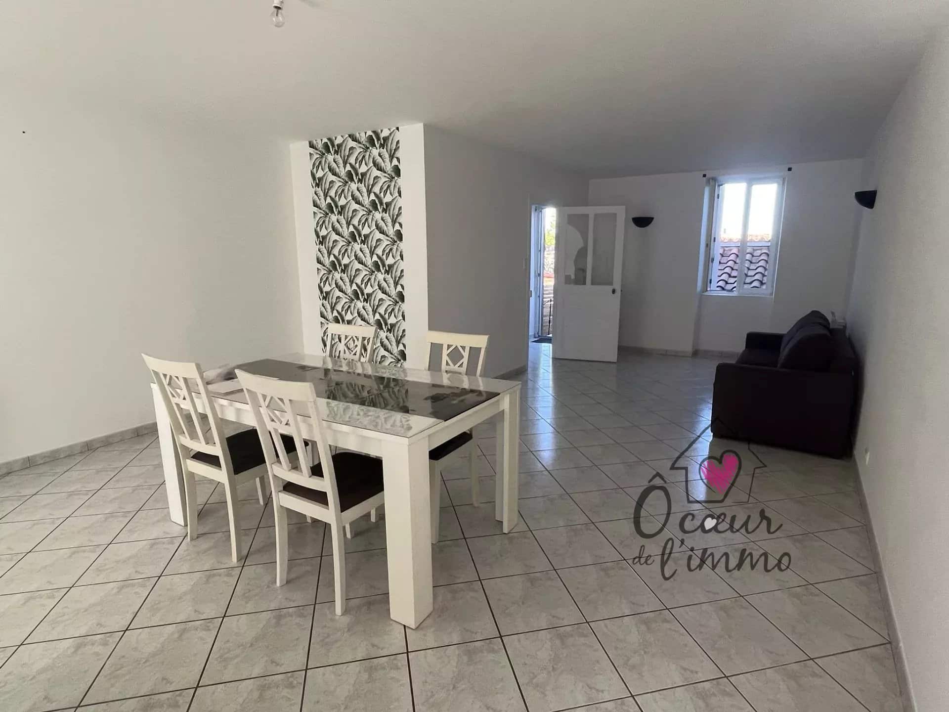 AXE CHOLET-NANTES , MAISON T3  MEUBLEE