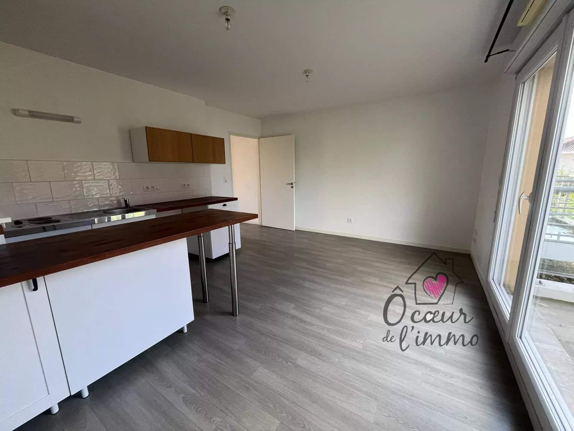 CHOLET – VAL DE MOINE – T2 MEUBLE avec parking