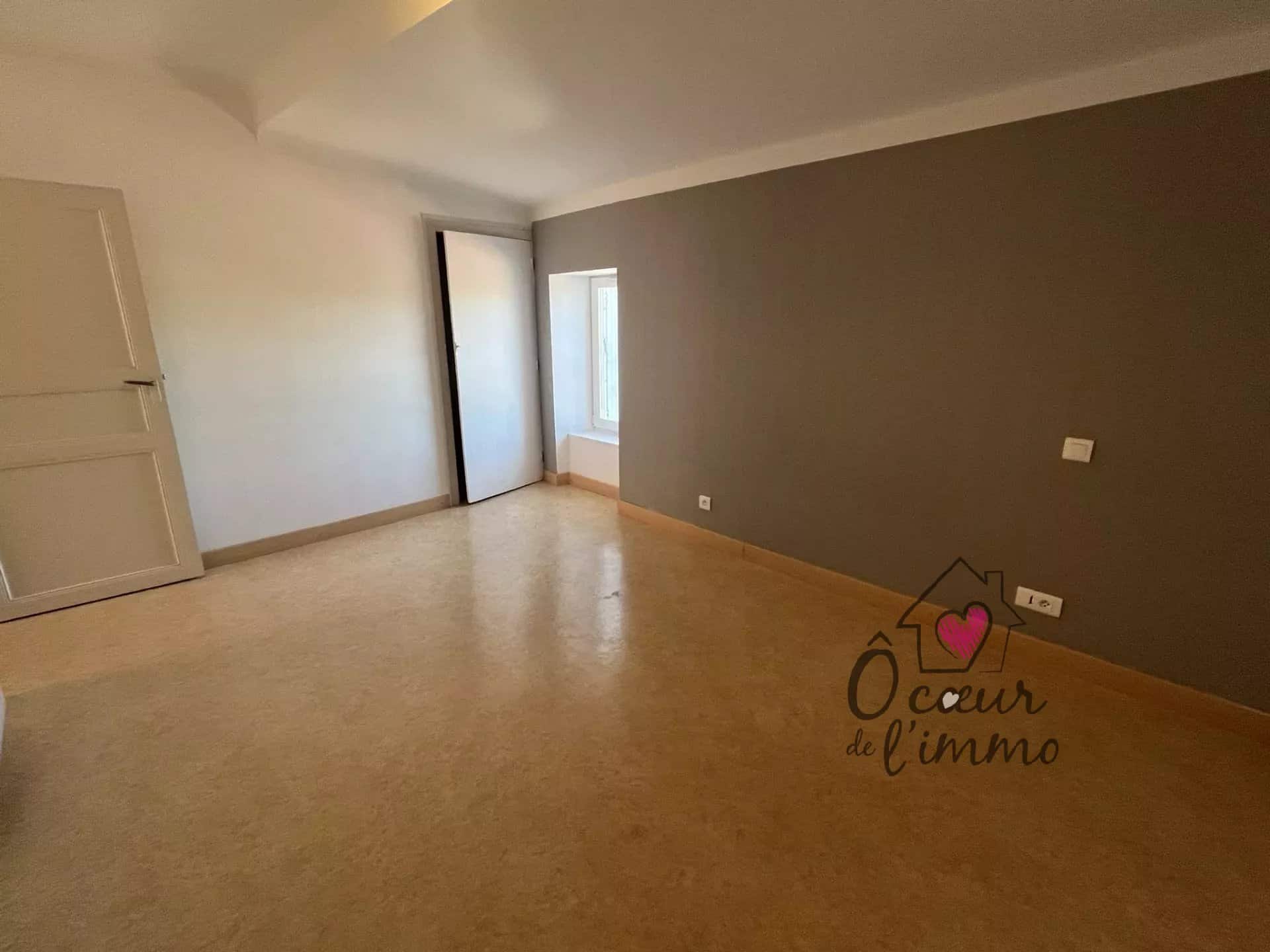 AXE CHOLET-NANTES , MAISON T3  MEUBLEE