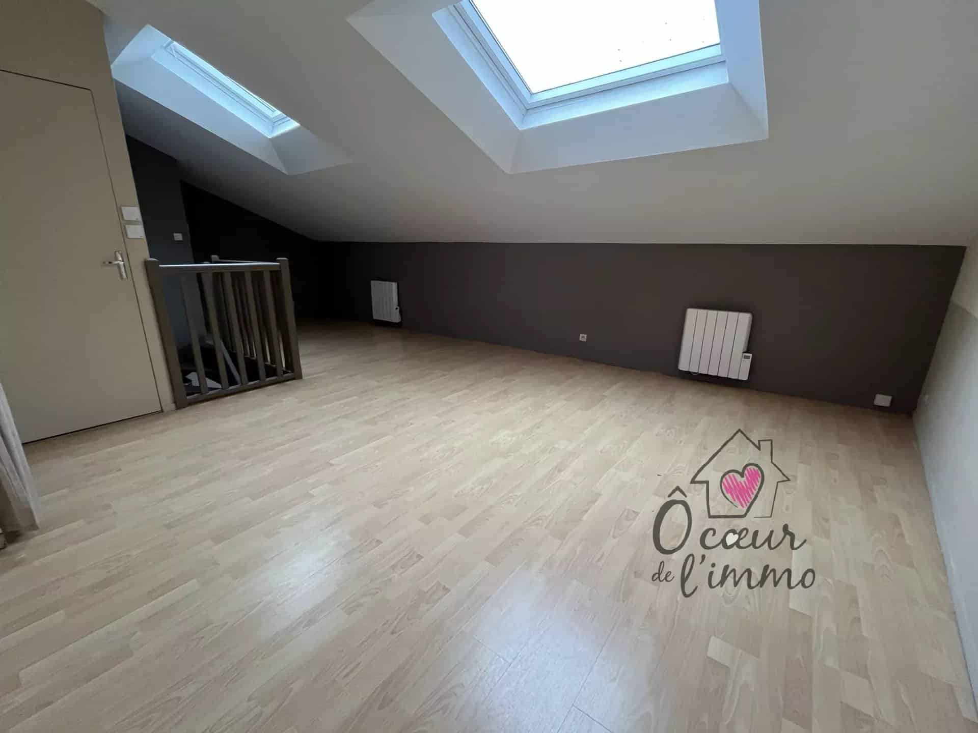 CENTRE VILLE CHOLET PETITE MAISON