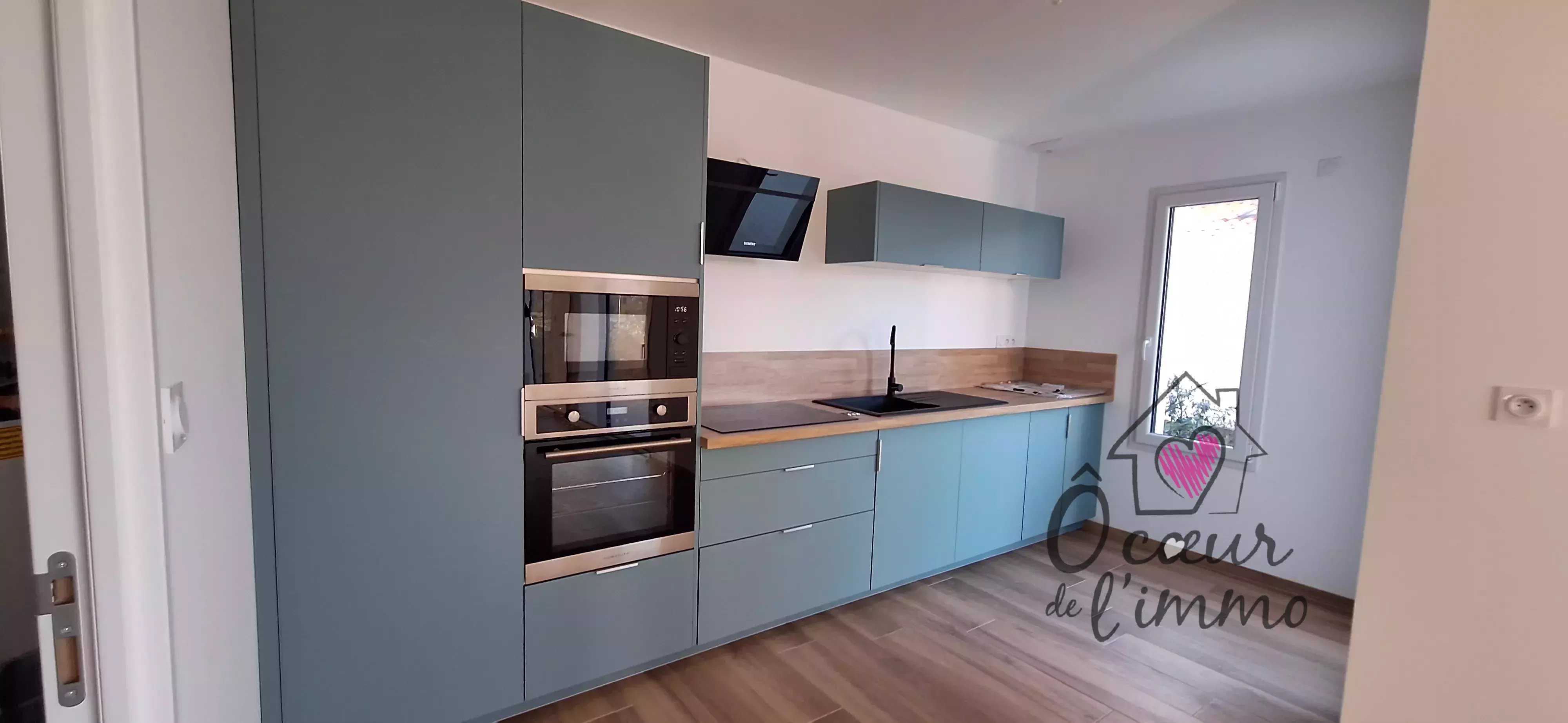 Plain pied : 3 chambres  avec double garage  de  38m2