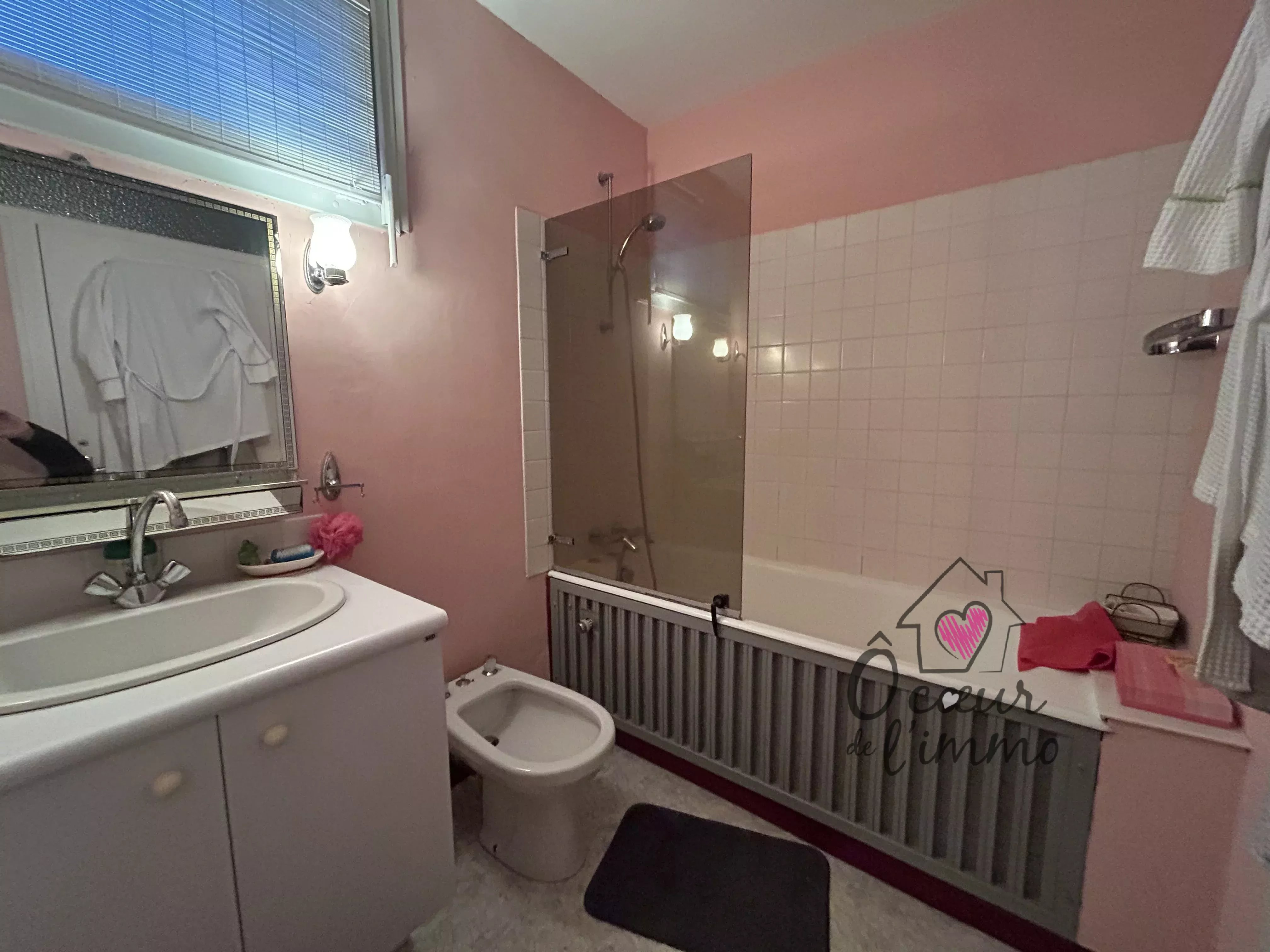 Maison et batiment de 160M²