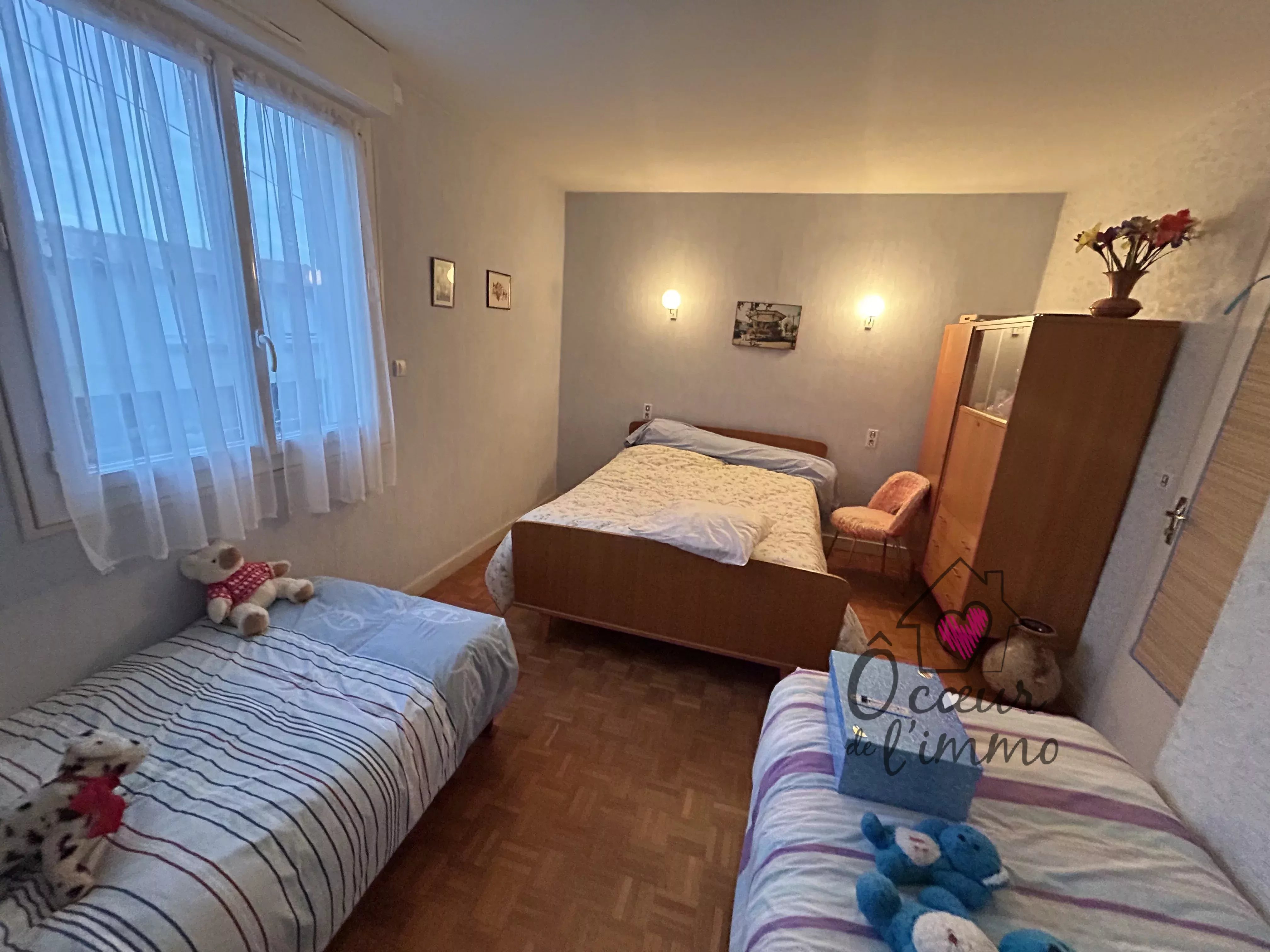 Maison et batiment de 160M²