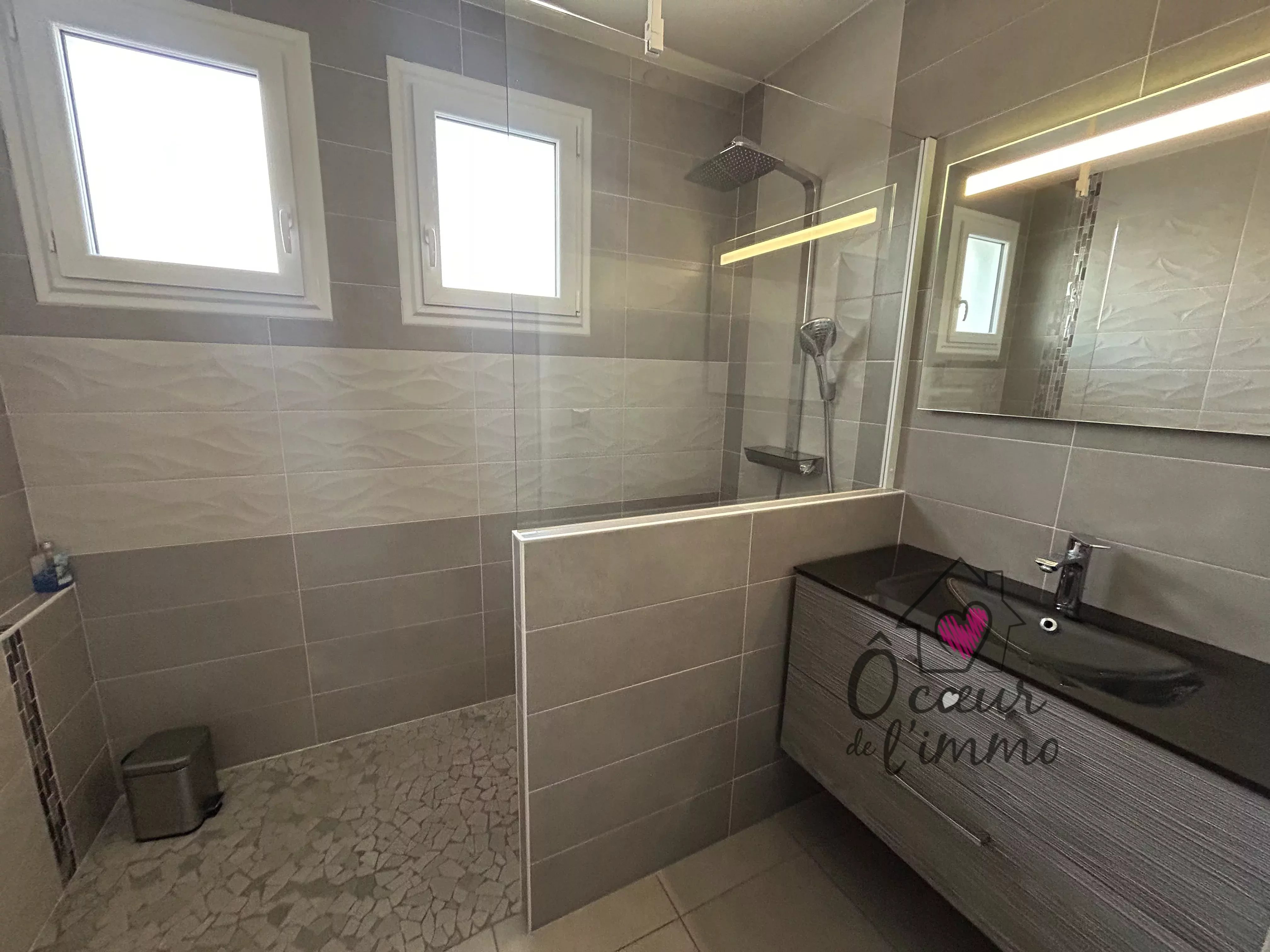 PAVILLON INDEPENDANT