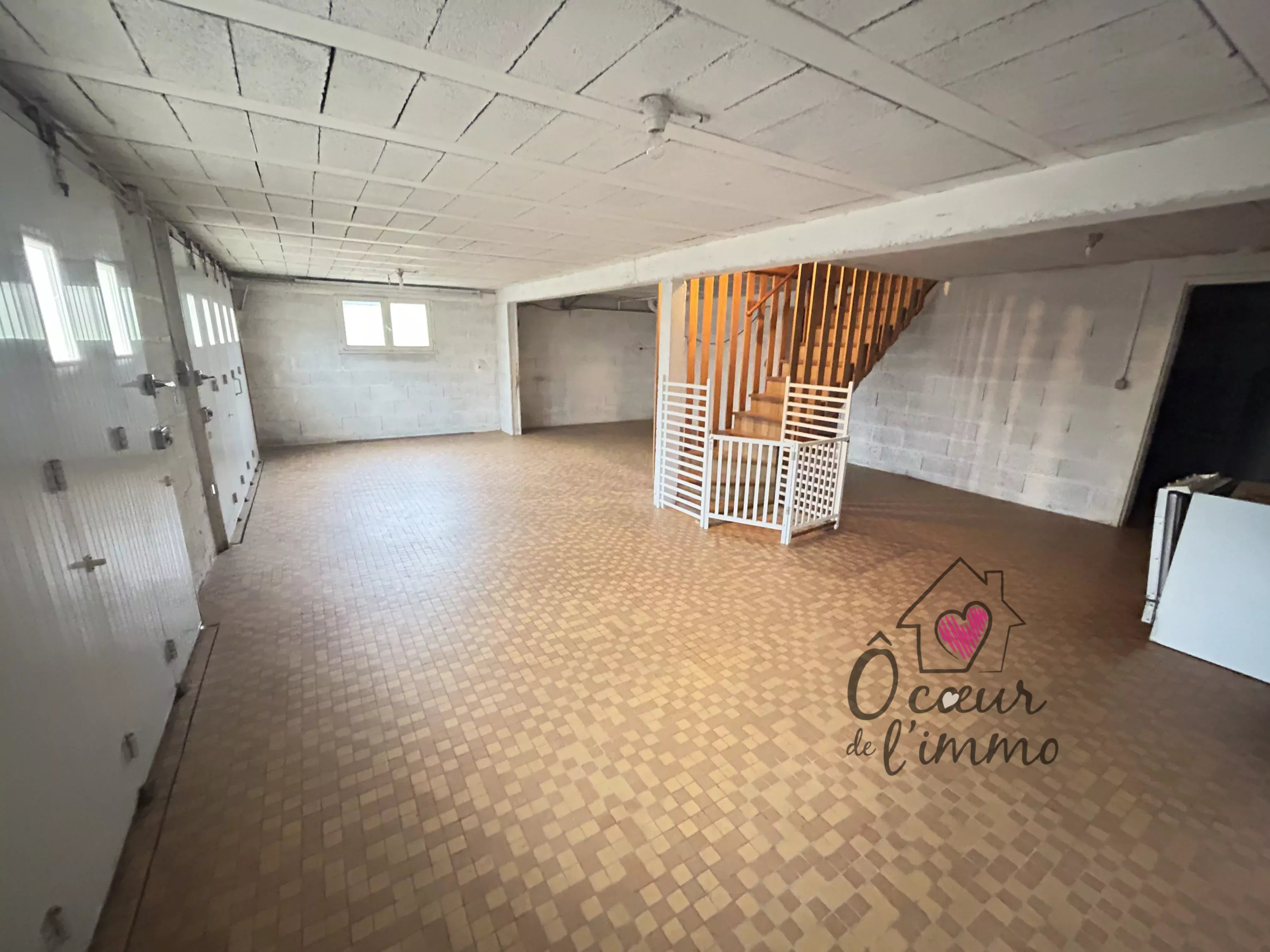 PAVILLON SUR SOUS SOL de 108M²