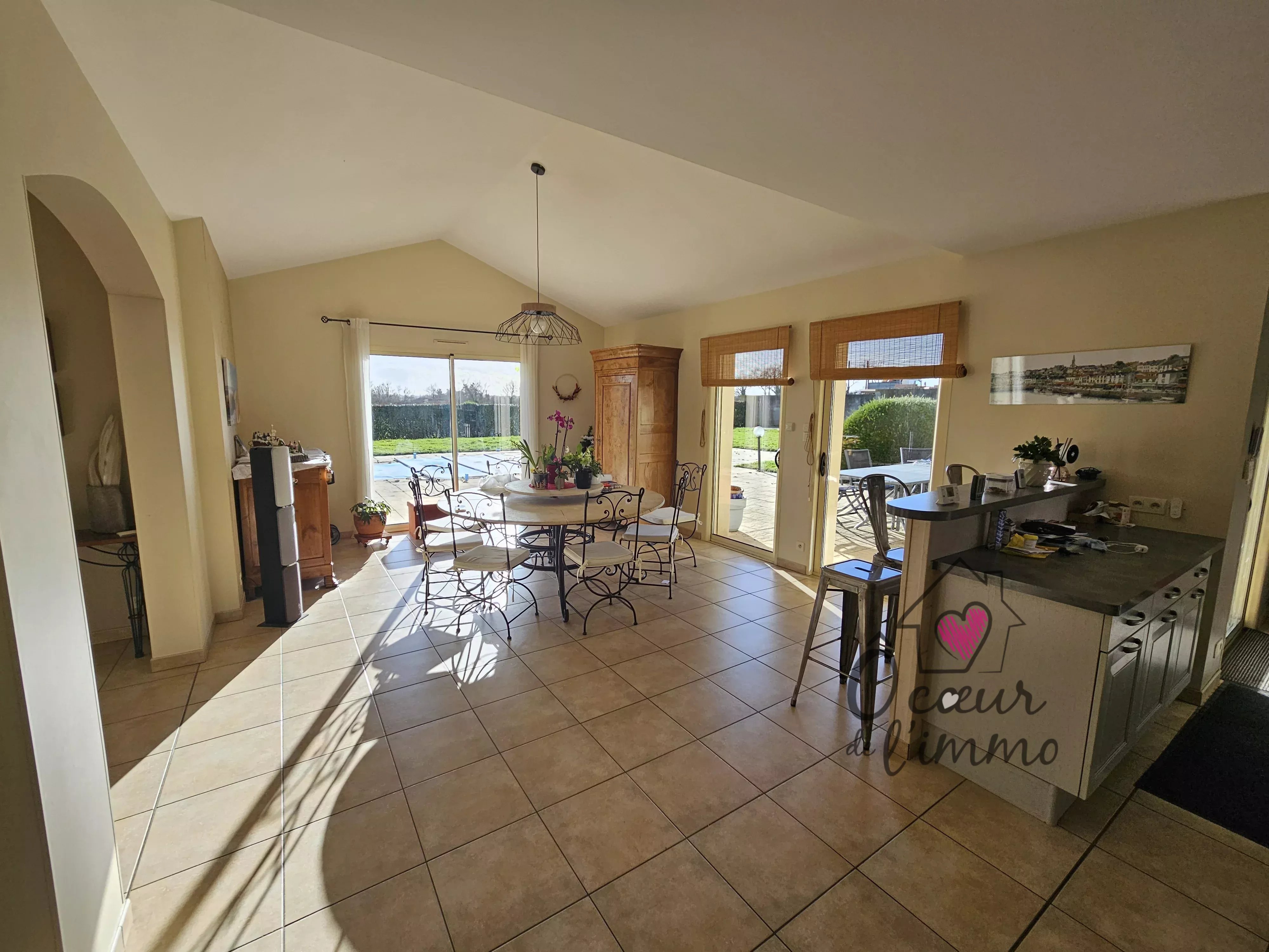 PAVILLON INDEPENDANT