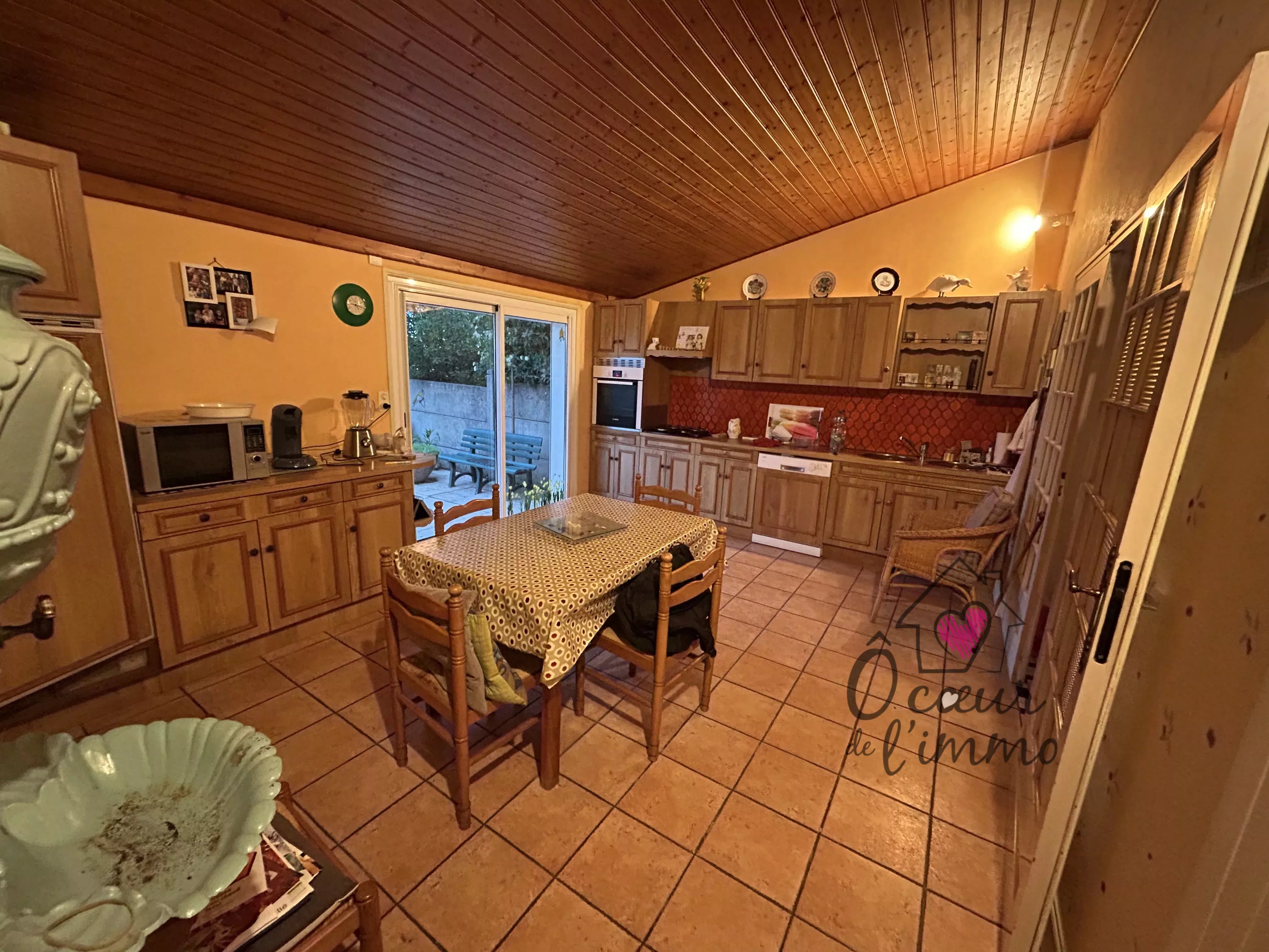 Maison et batiment de 160M²