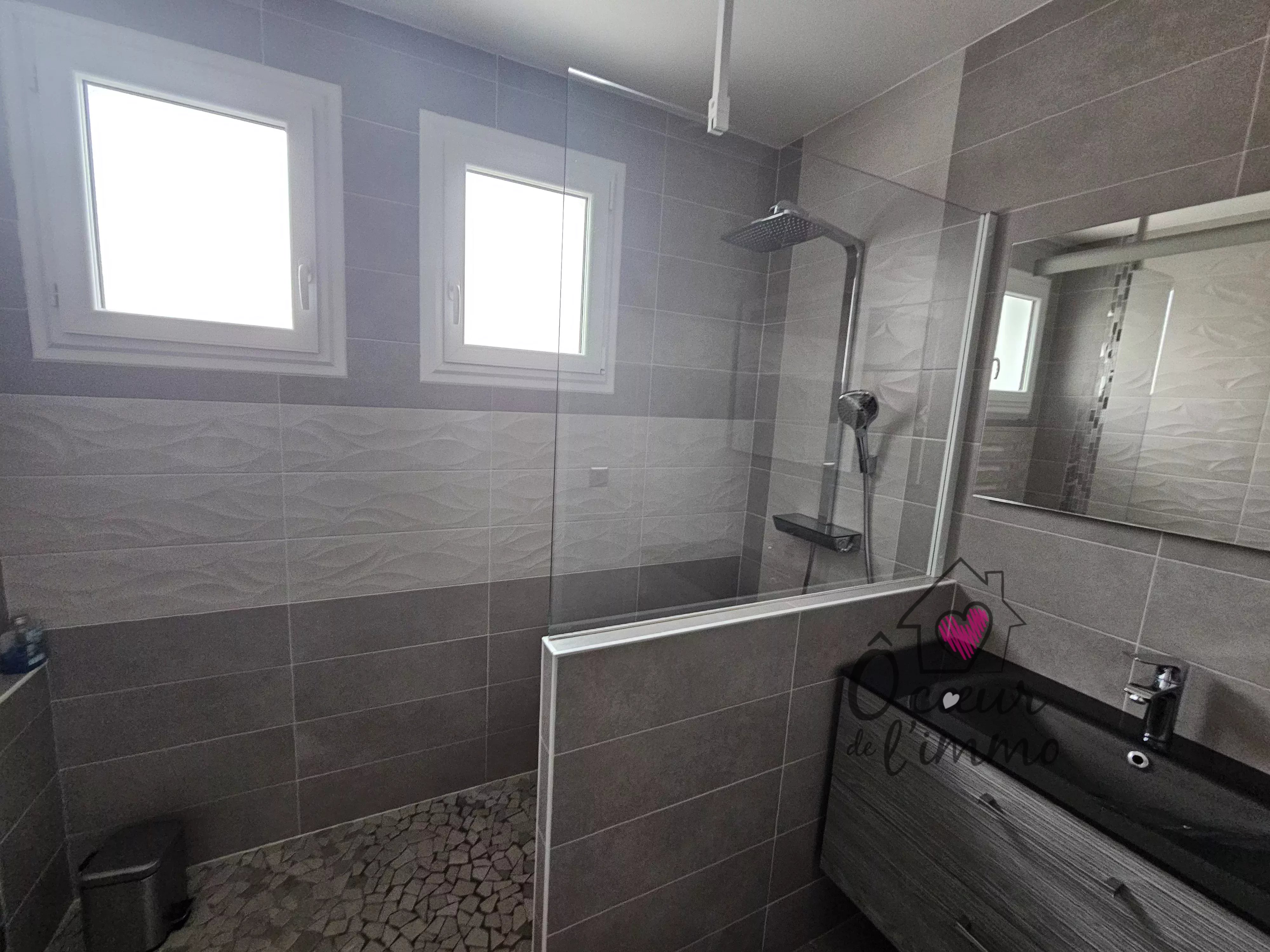 PAVILLON INDEPENDANT