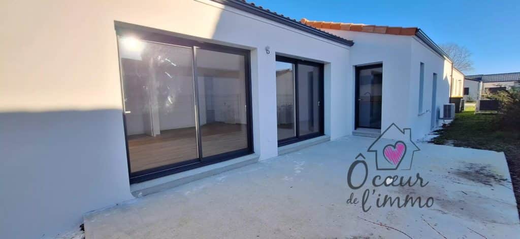 Plain pied : 3 chambres  avec double garage  de  38m2