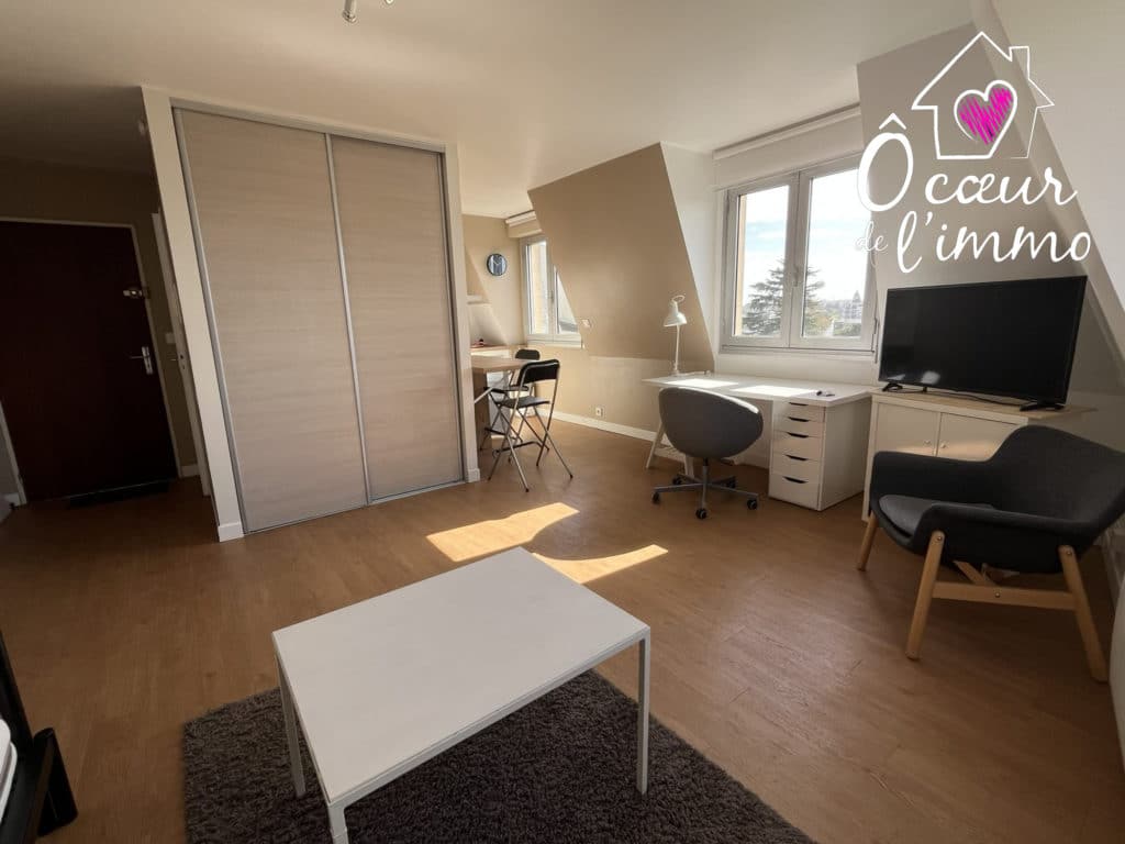 CENTRE VILLE CHOLET – STUDIO MEUBLE