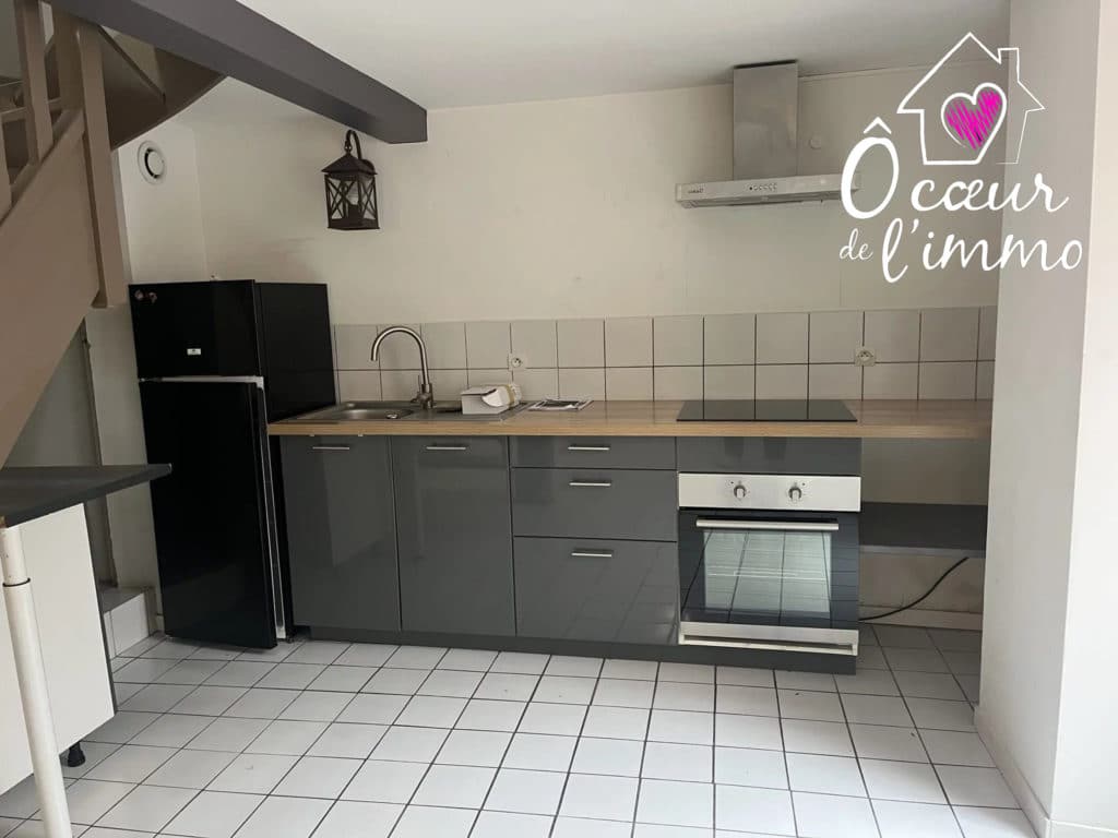 CENTRE VILLE CHOLET PETITE MAISON