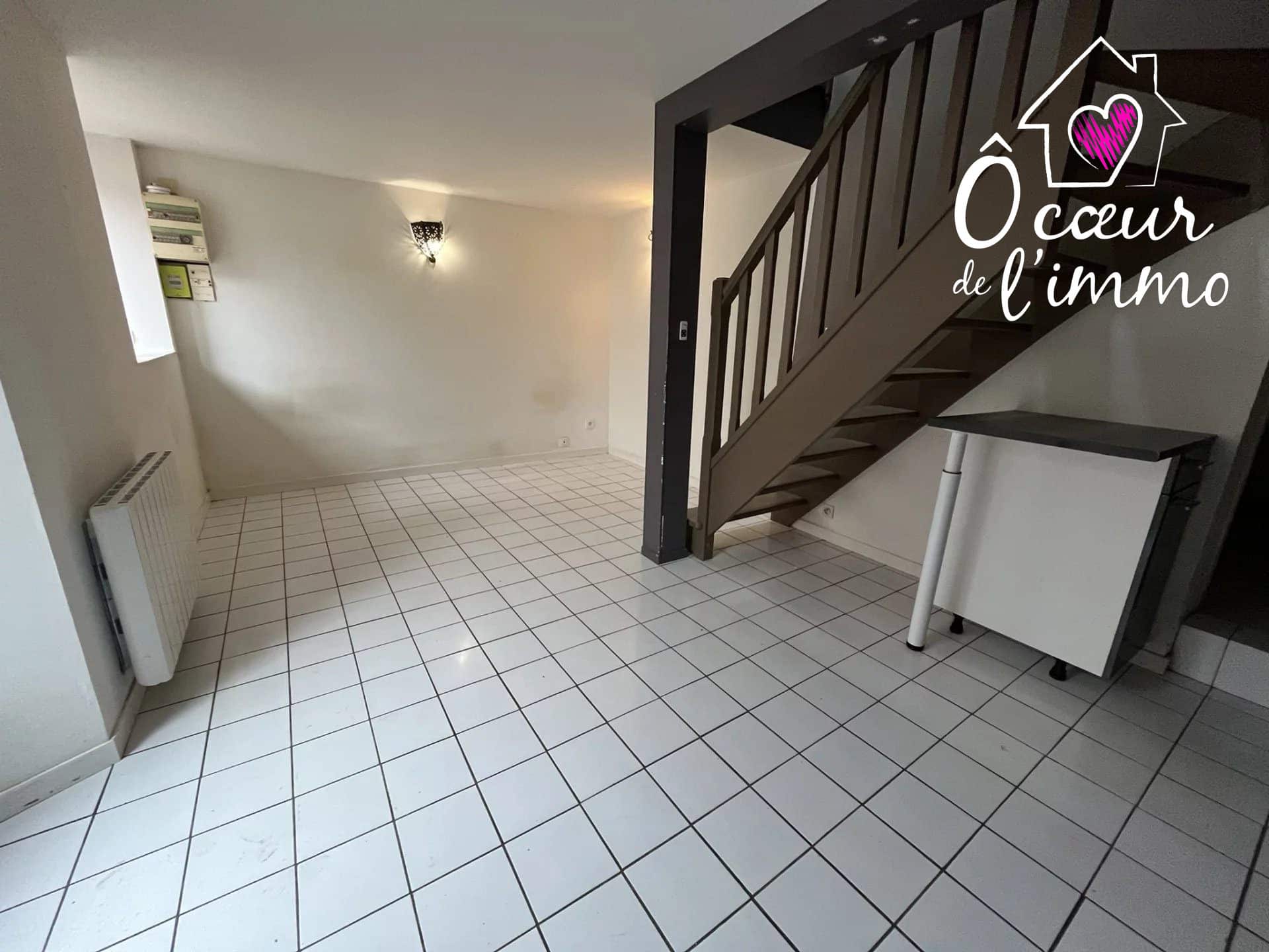 CENTRE VILLE CHOLET PETITE MAISON