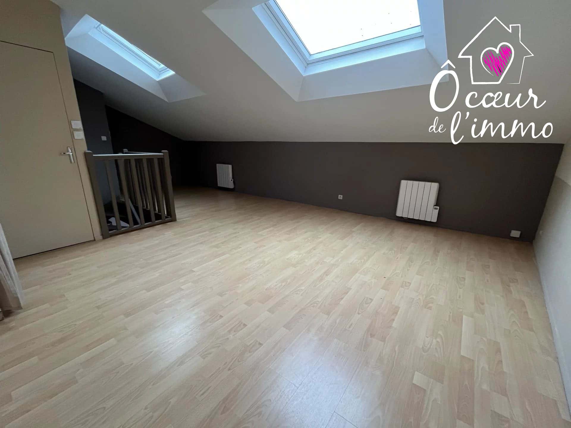 CENTRE VILLE CHOLET PETITE MAISON