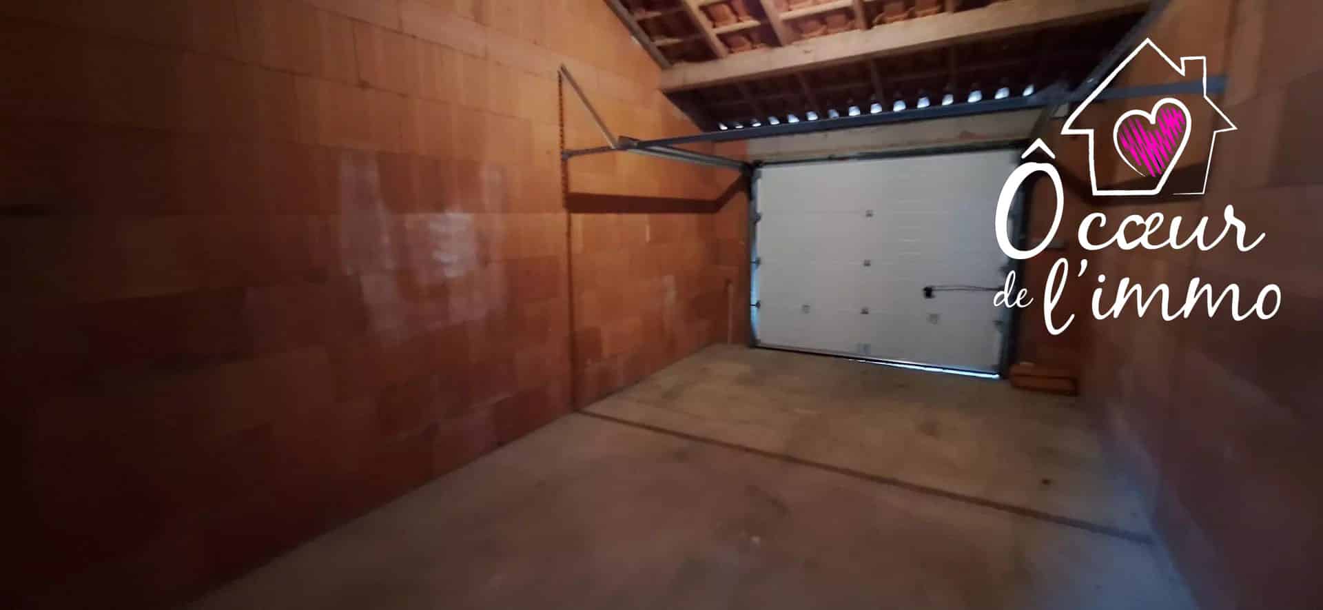 Plain pied : 4 chambres avec garage.