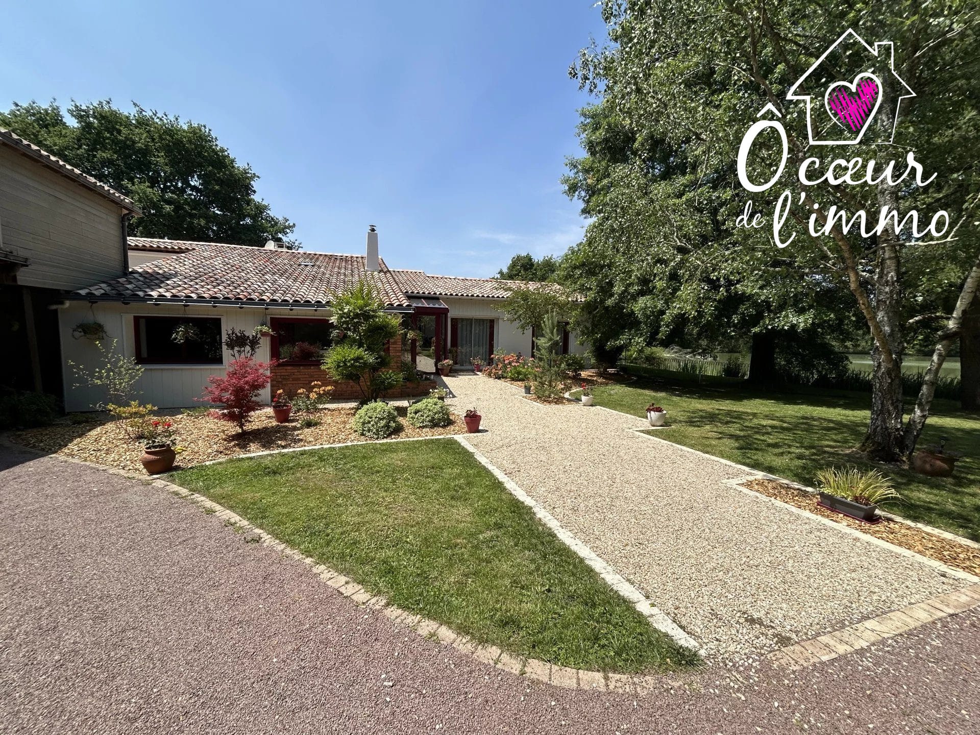 PROPRIÉTÉ AVEC ETANG