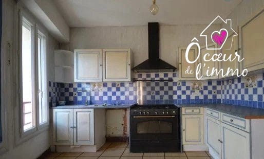 Maison à rénover entièrement – fort potentiel, 98 m² habitables + 110 m² de dépendances aménageables