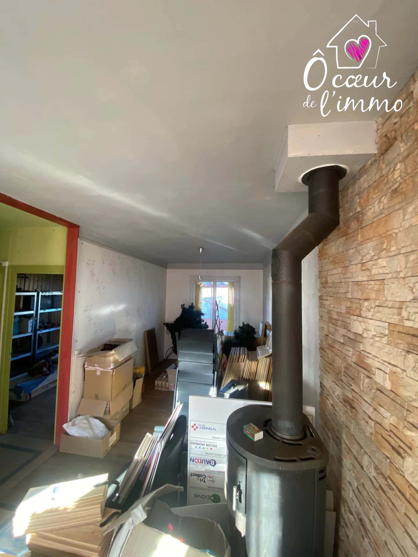 Maison à rénover entièrement – fort potentiel, 98 m² habitables + 110 m² de dépendances aménageables