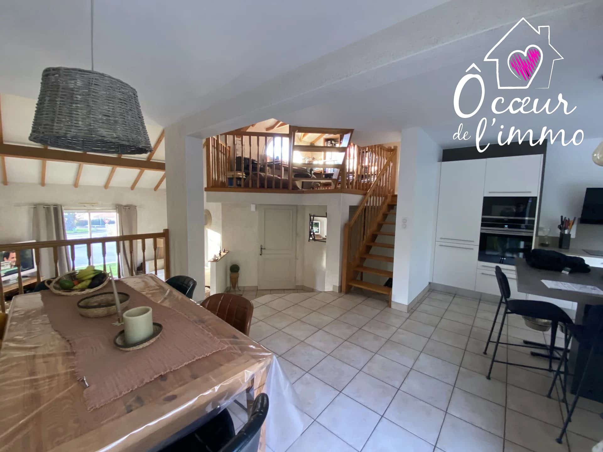 SPLENDIDE PAVILLON PROCHE DE CHOLET !!