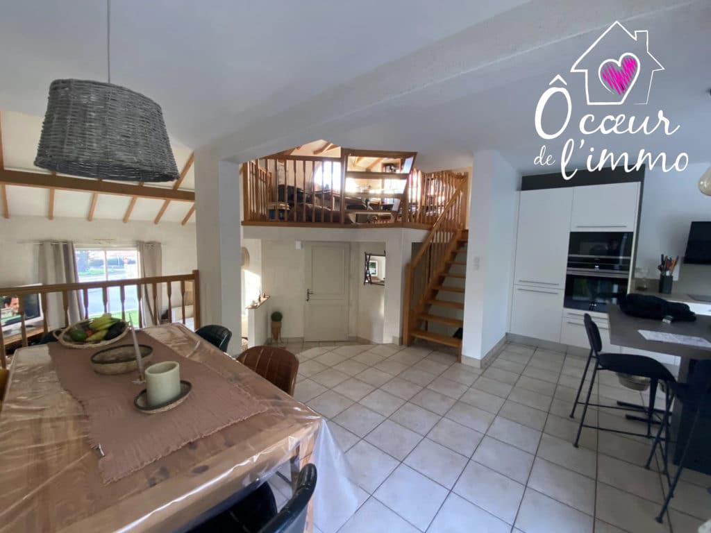 SPLENDIDE PAVILLON PROCHE DE CHOLET !!