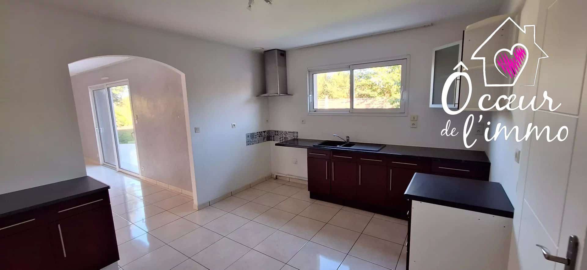 Plain pied : 4 chambres avec garage.