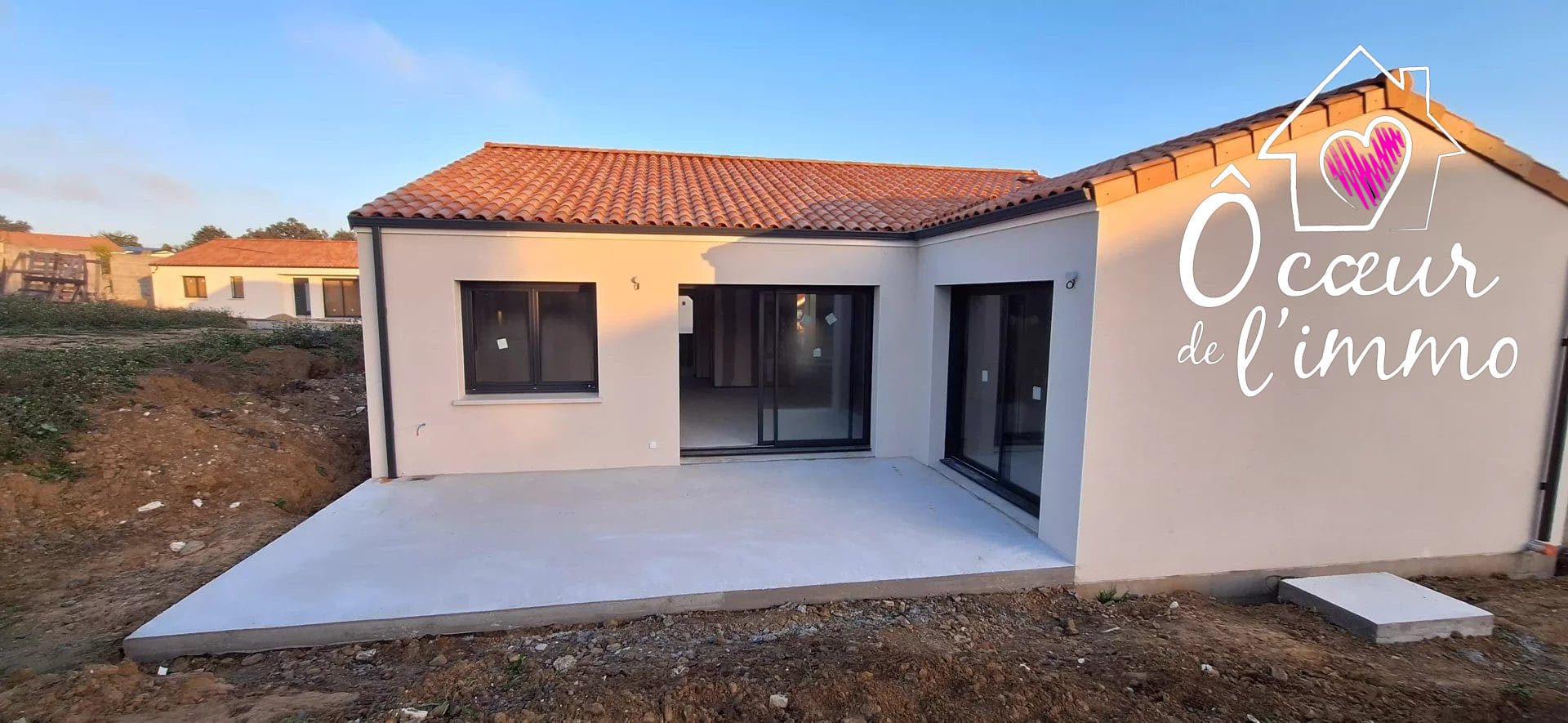 Beau plain pied : 3 chambres de 115 m2 + 1 garage.