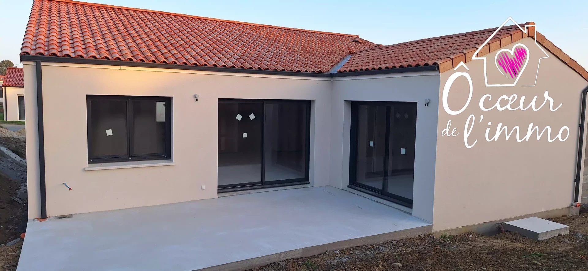 Beau plain pied : 3 chambres de 115 m2 + 1 garage.