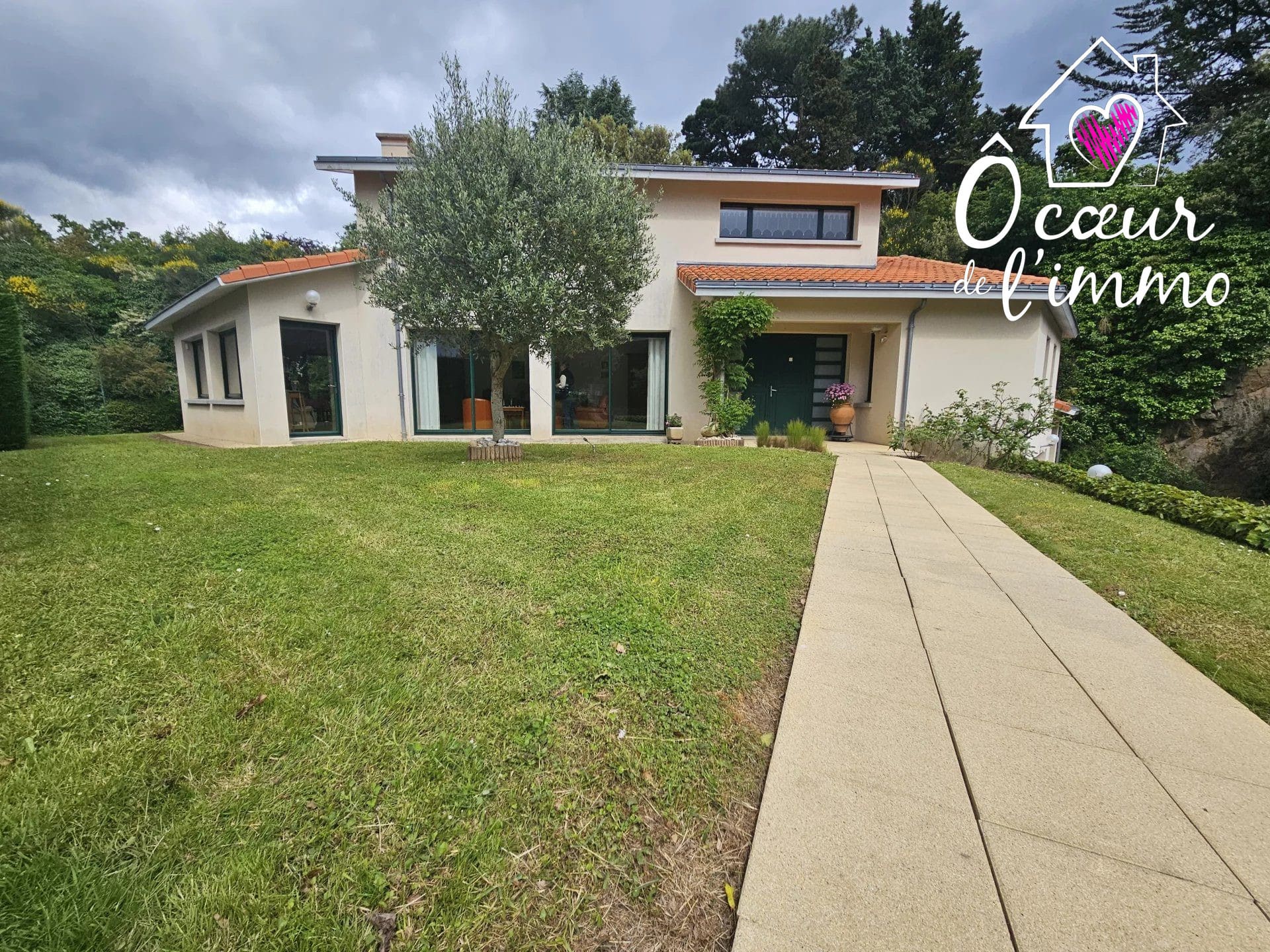 PROPRIETE DE 230M² SUR 1200M² DE TERRAIN