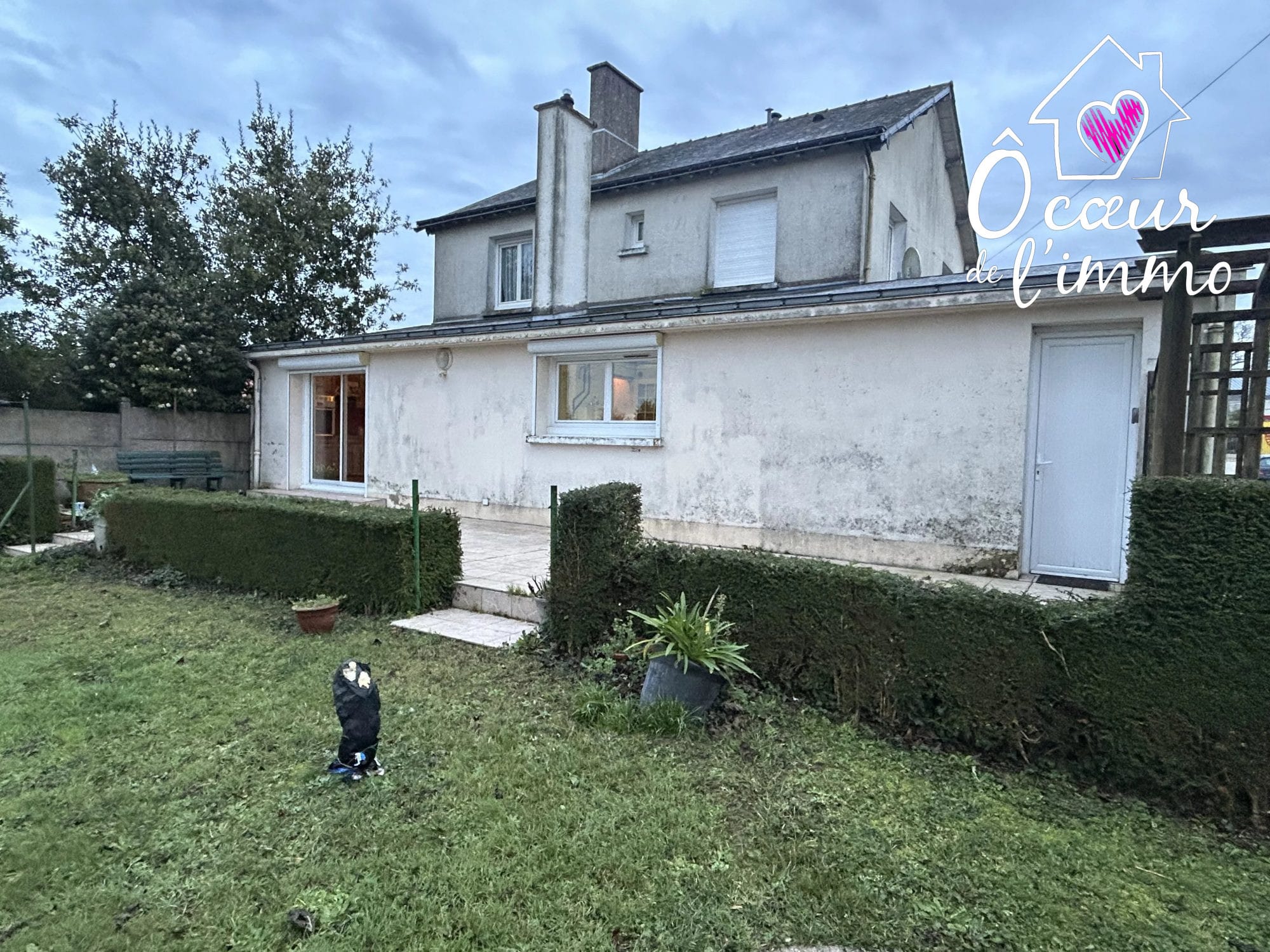 Maison et batiment de 160M²