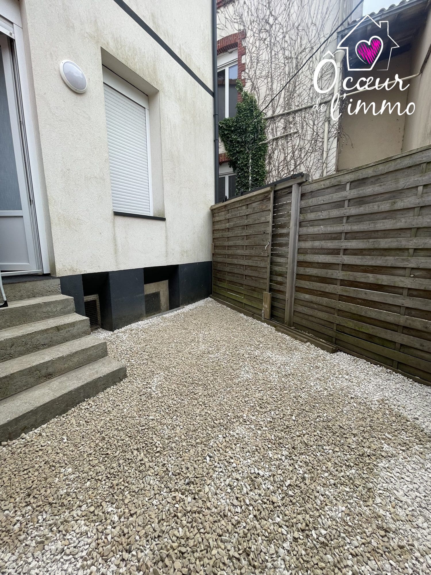 LOGEMENT T2 MEUBLE REFAIT A NEUF CENTRE VILLE