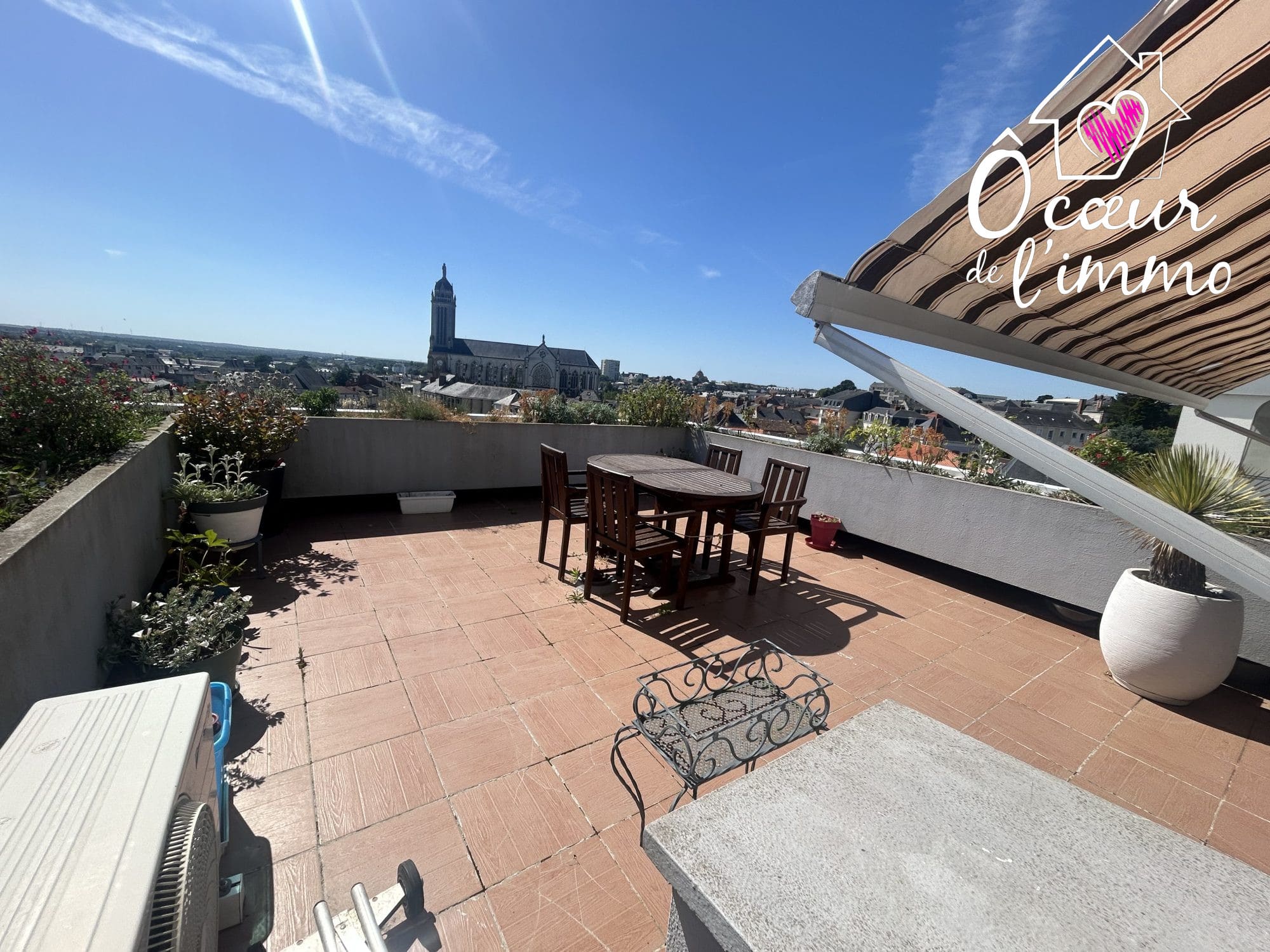 APPARTEMENT AVEC TERRASSE