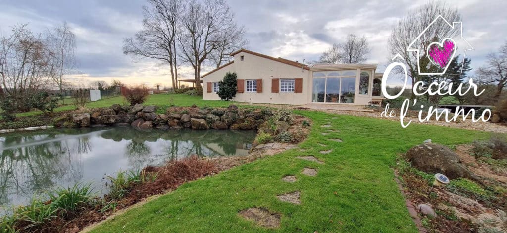 Maison à vendre - Saint-Pierre-des-Échaubrognes - Belle Proprièté Avec Vue sur le Verdon.