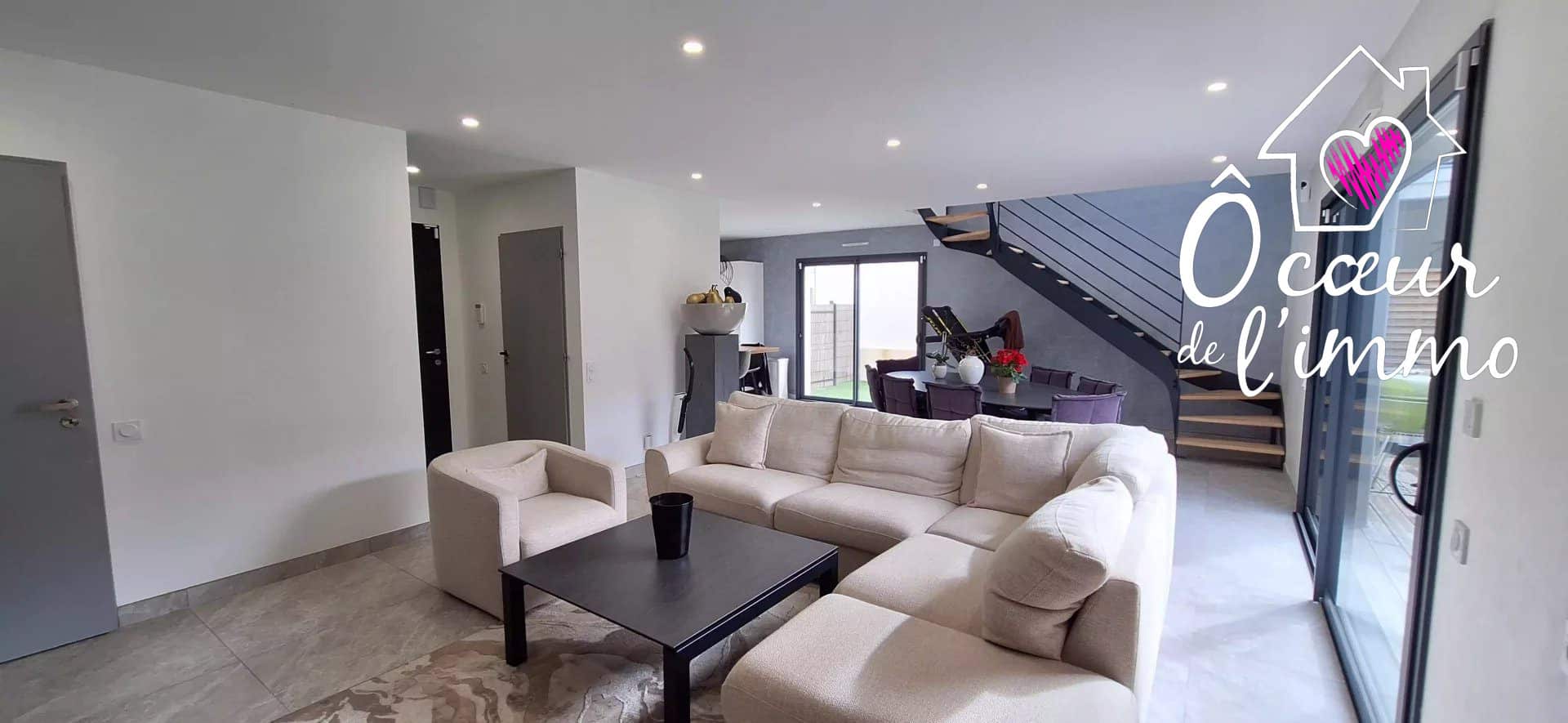 Maison moderne : 4 chambres + garage