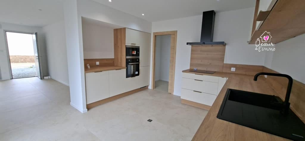 Maison à vendre - Cholet - à Toit Plat : 3 Chambres + 2 Sales d’Eaus + Garage….