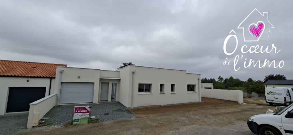 Maison à vendre - Cholet - à Toit Plat : 3 Chambres + 2 Sales d’Eaus + Garage….
