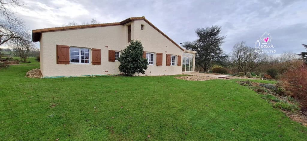 Maison à vendre - Saint-Pierre-des-Échaubrognes - Belle Proprièté Avec Vue sur le Verdon.