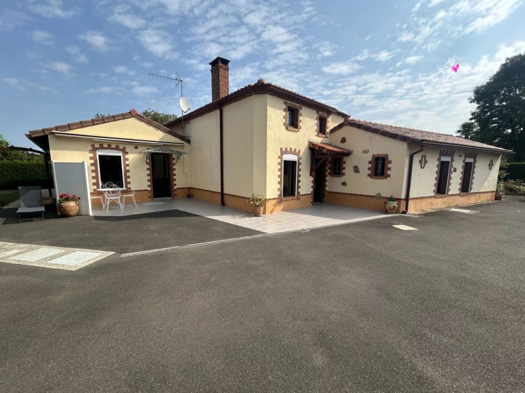 Maison à vendre - Nuaillé - en Campagne